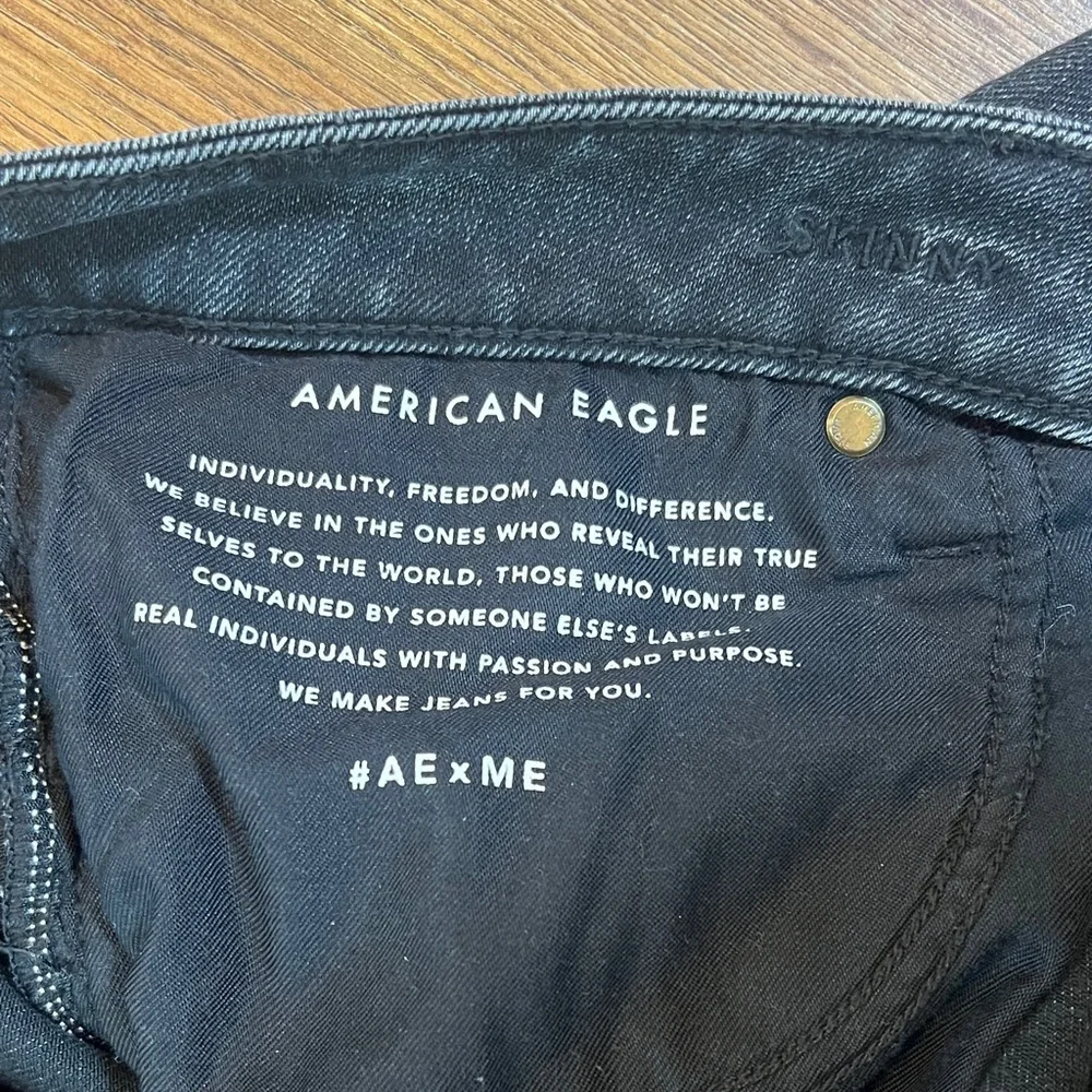 AE - Men's Distressed Skinny Jeans in Black - 36 x 32 - Picture 4 of 10